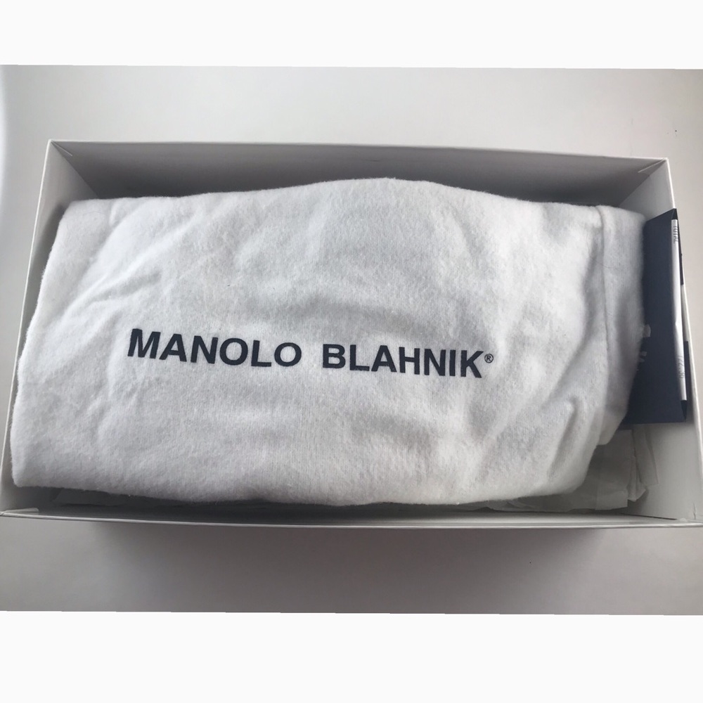 Manolo Blanhnik - C Sedaraby Satin Elick - Picture 6 of 8